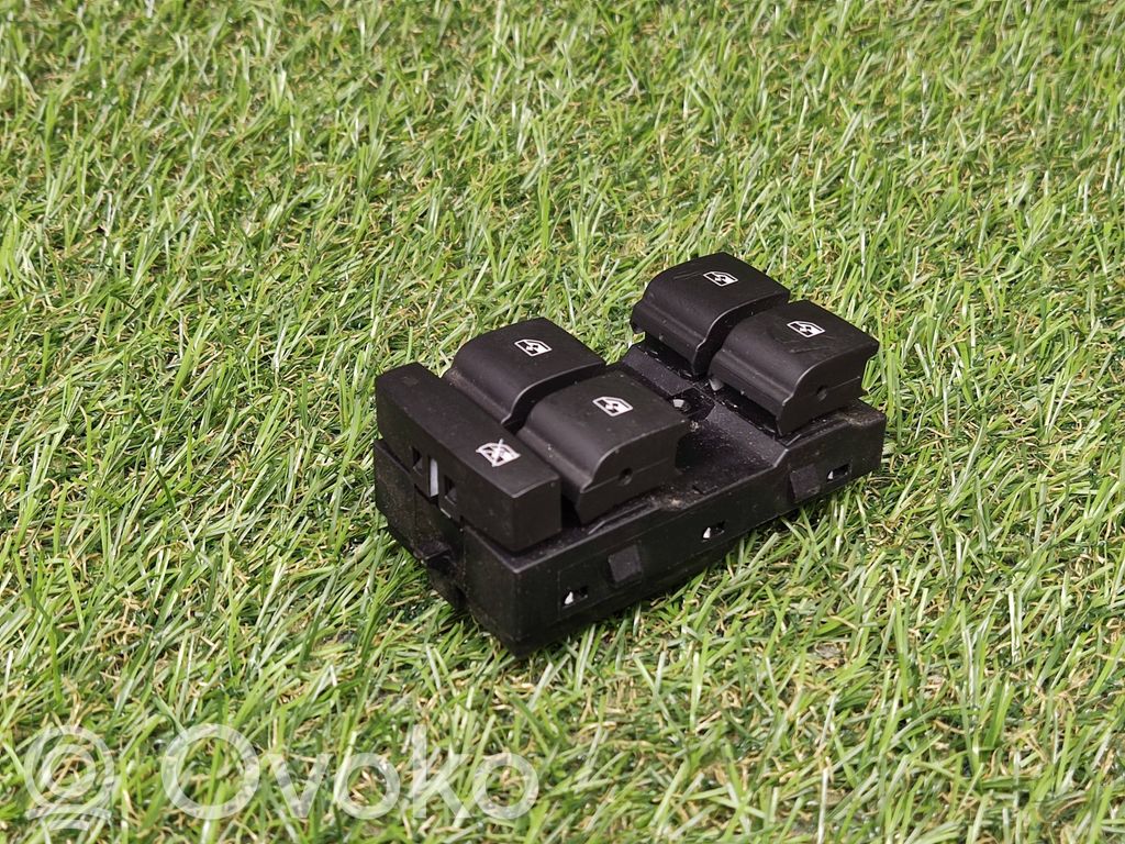Electric window control switch   13305373,211392
