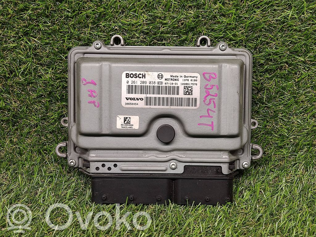 Volvo C30 Engine control unit/module ECU 