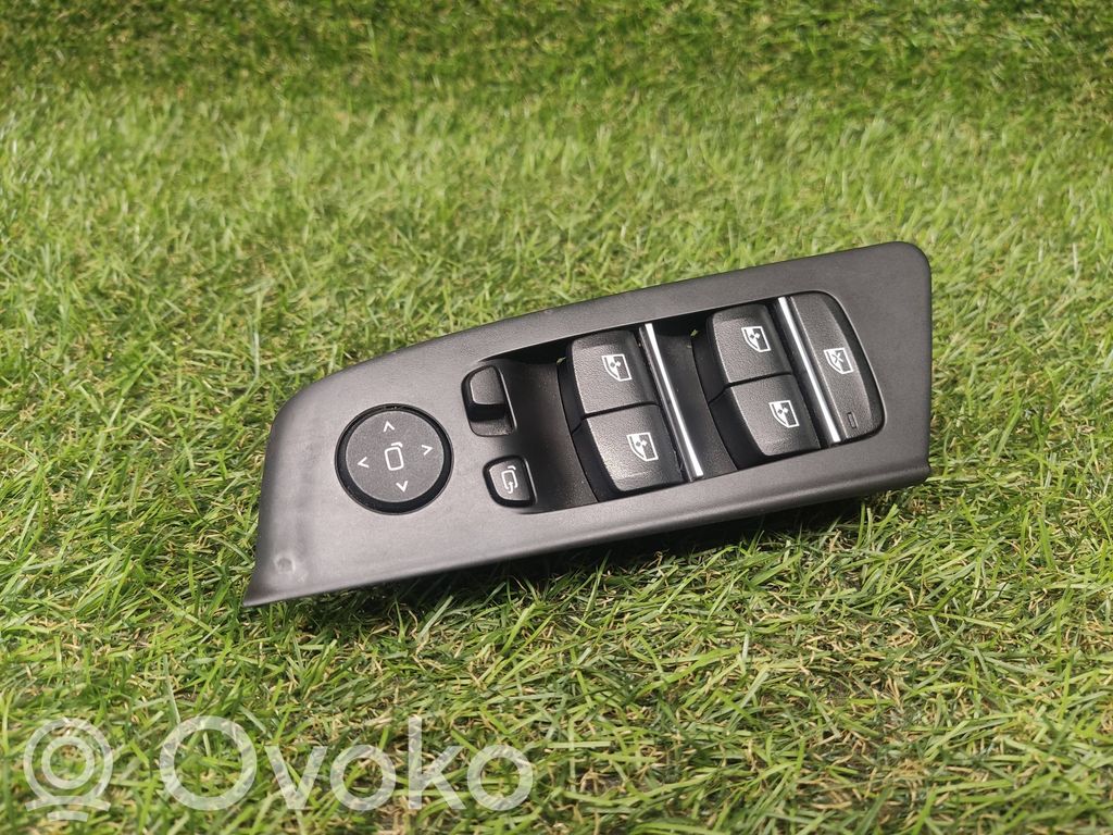 BMW 5 G30 G31 G38 Przyciski szyb 