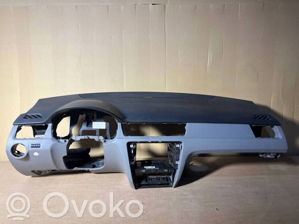 Seat Toledo IV (NH) Deska rozdzielcza 