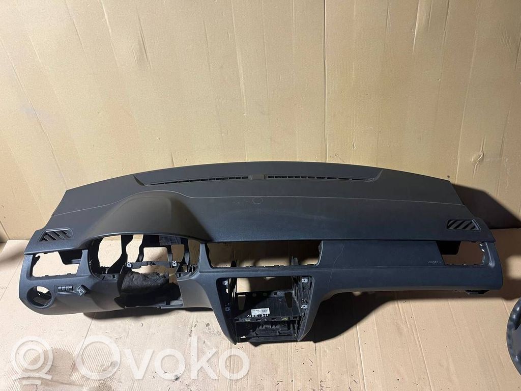 Skoda Rapid (NH) Deska rozdzielcza 