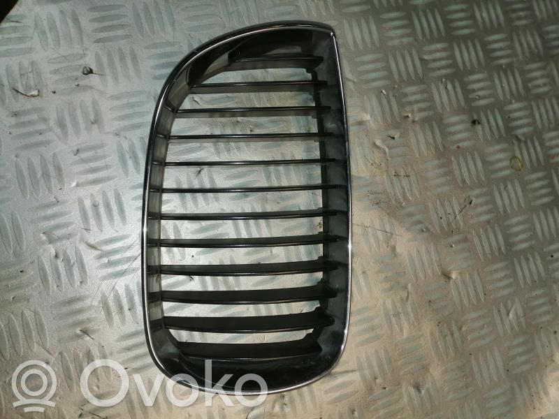 BMW 1 E81 E87 Front bumper upper radiator grill 