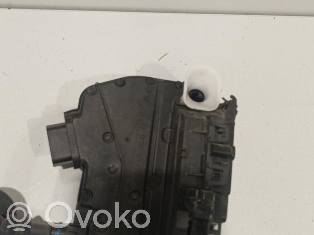 Renault Clio V Priekinė durų spyna 