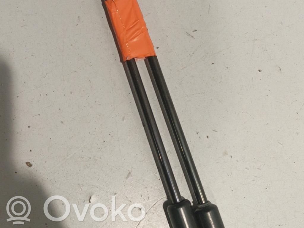 Hyundai Getz Tailgate/trunk strut/damper 
