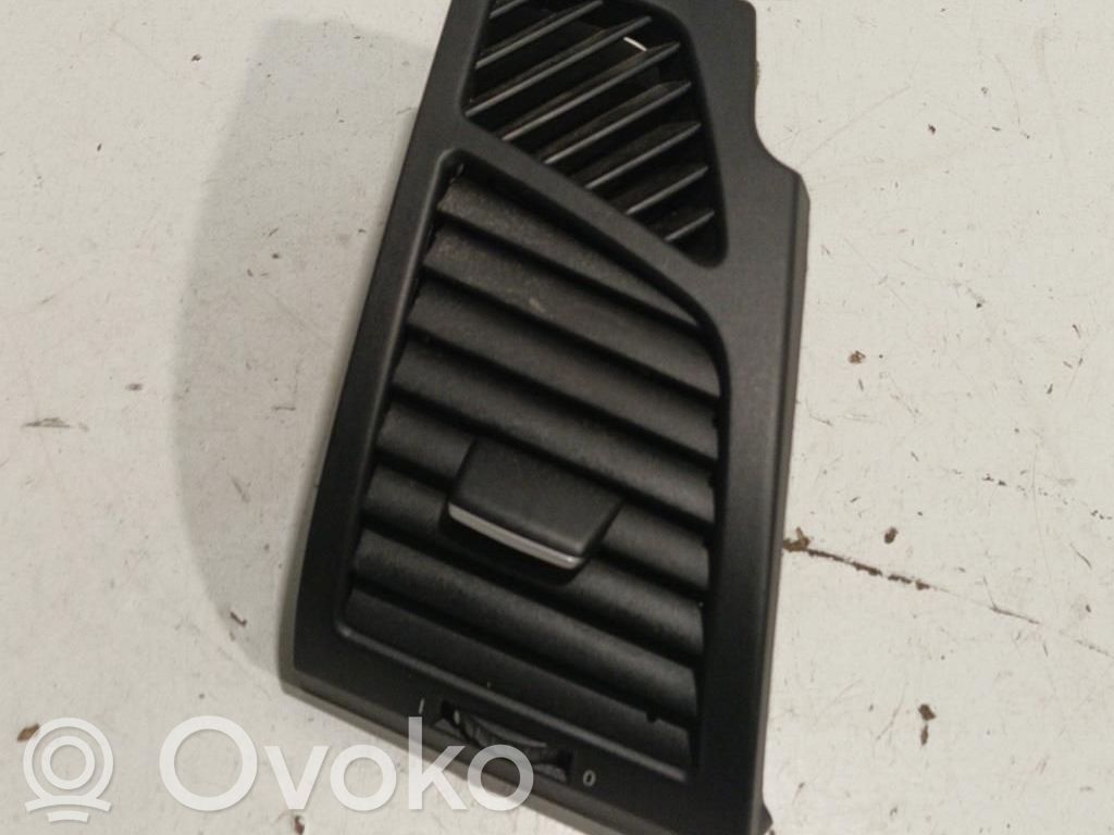 BMW 1 E81 E87 Šoninės oro grotelės 