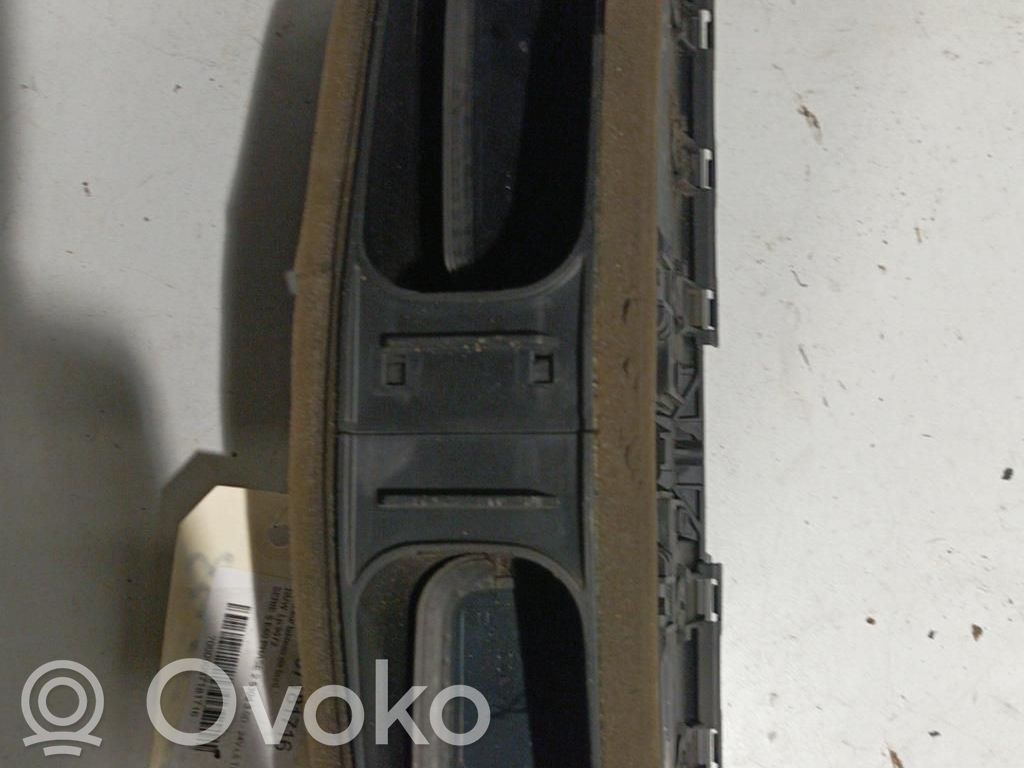 BMW 5 E60 E61 Centrinės oro grotelės 