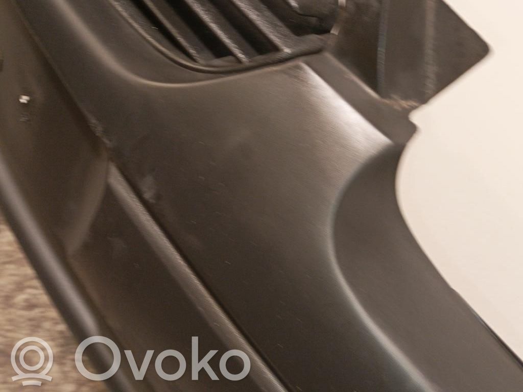 Opel Corsa B Parachoques delantero 