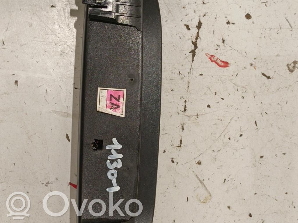 Chevrolet Kalos Third/center stoplight 
