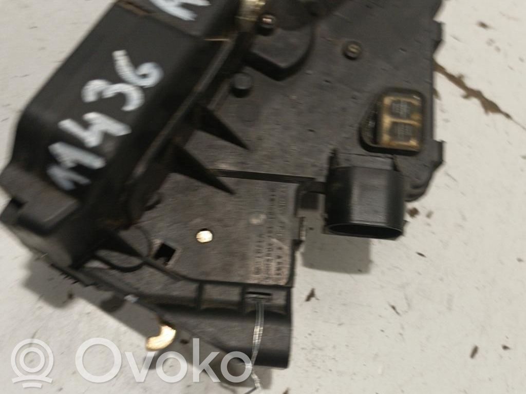 Etuoven lukko   51217011308