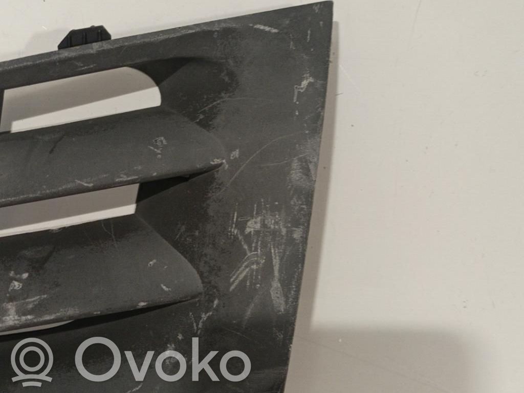 Renault Megane II Maskownica / Grill / Atrapa górna chłodnicy 