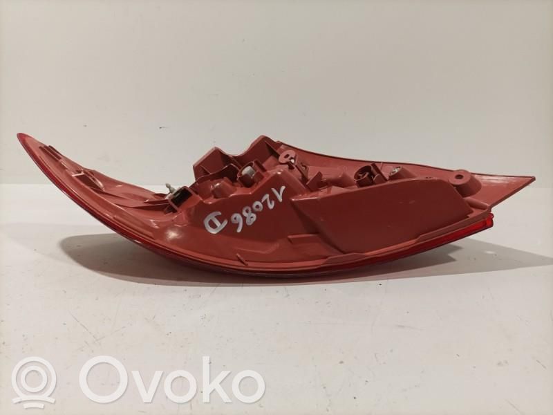 Mazda 2 Задний фонарь в кузове 