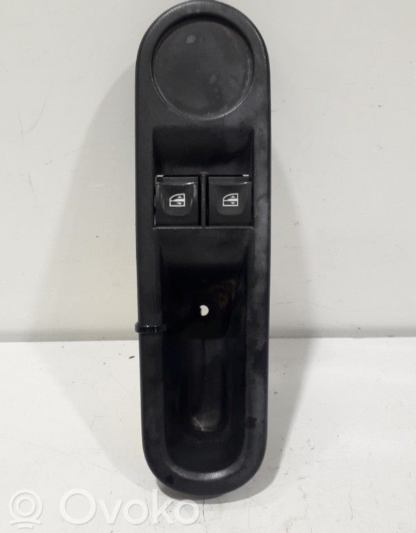 Renault Twingo III Electric window control switch 