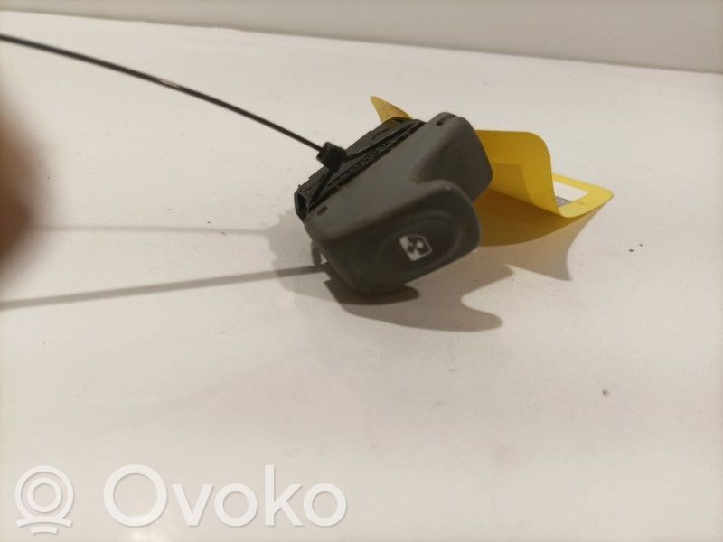 Renault Twingo I Electric window control switch 