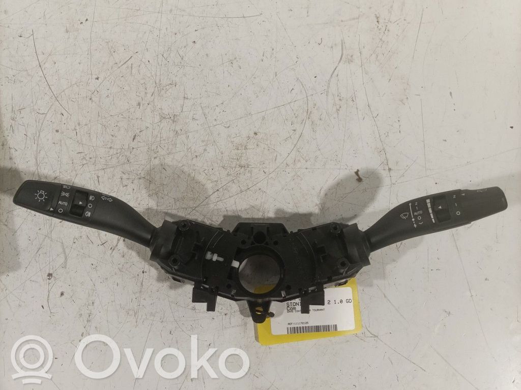 KIA Stonic Interruptor/palanca de limpiador de luz de giro 