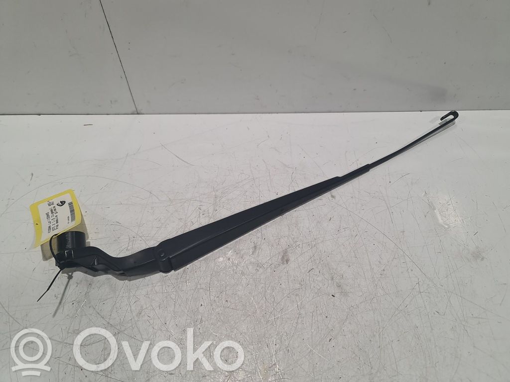 Nissan Note (E12) Front wiper blade arm 
