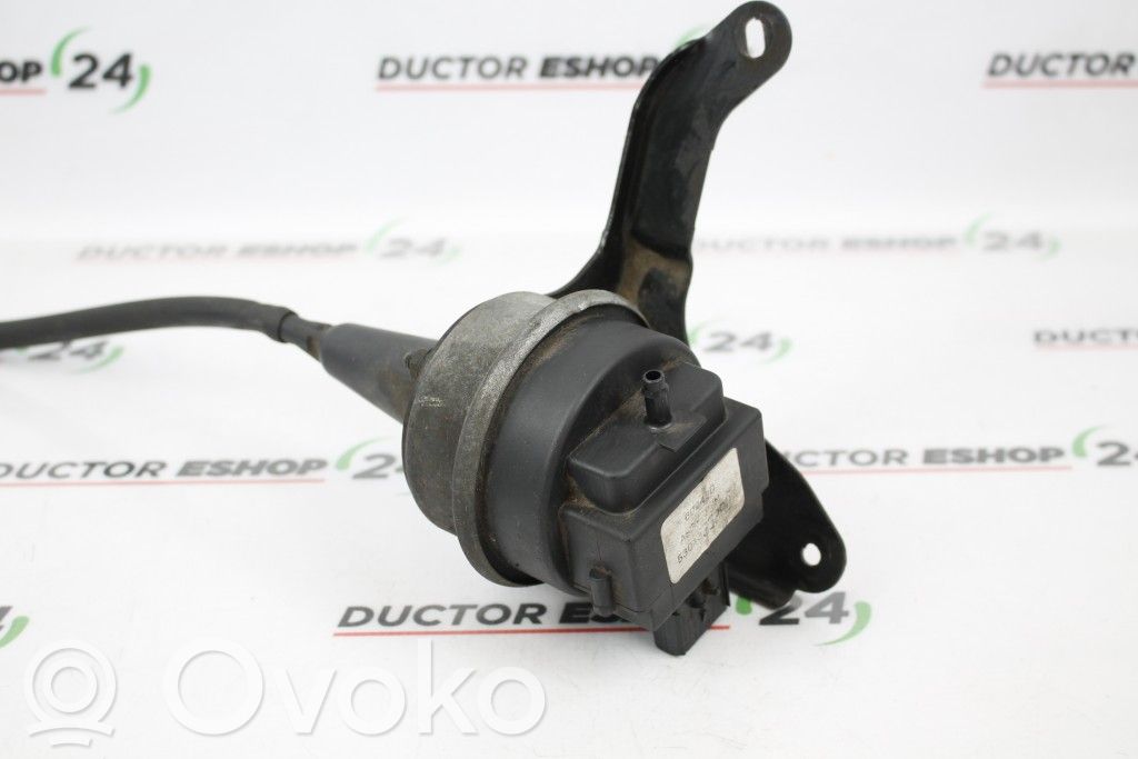 Jeep Cherokee Altra parte del vano motore 