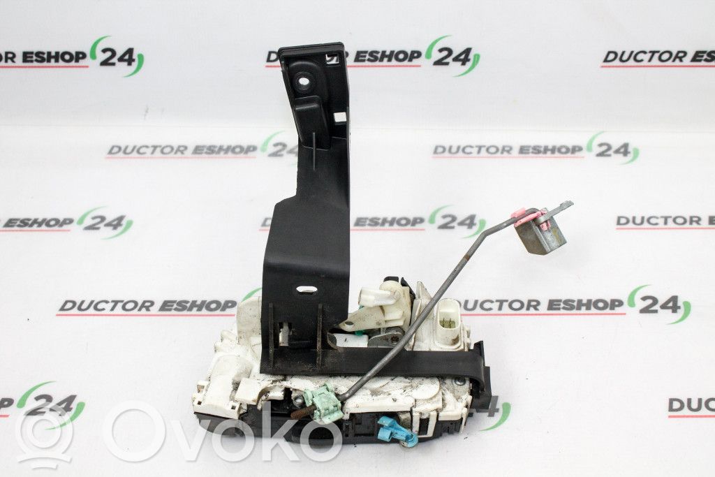 Dodge Caliber Front door lock 