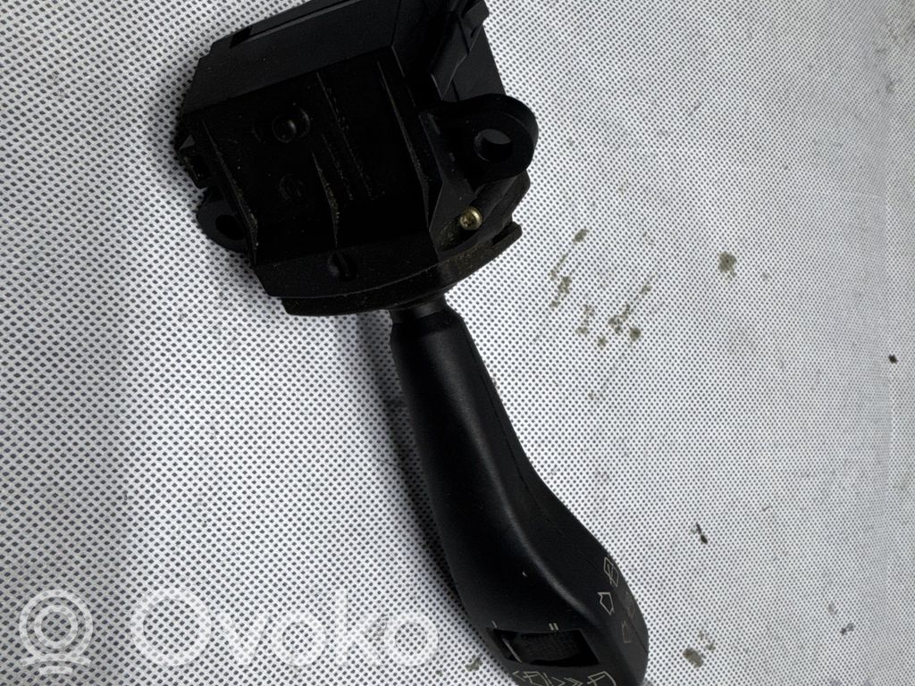 BMW 3 E46 Pyyhkijän vipu 