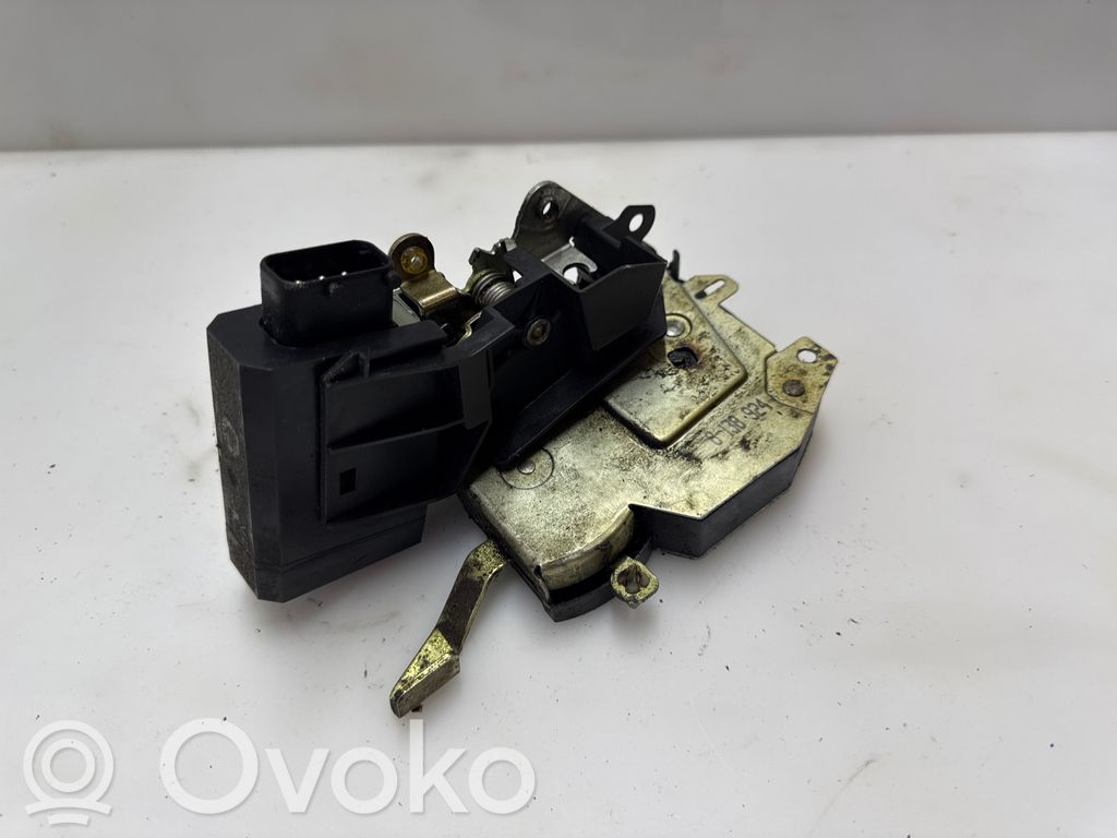 BMW 5 E34 Priekinė durų spyna 