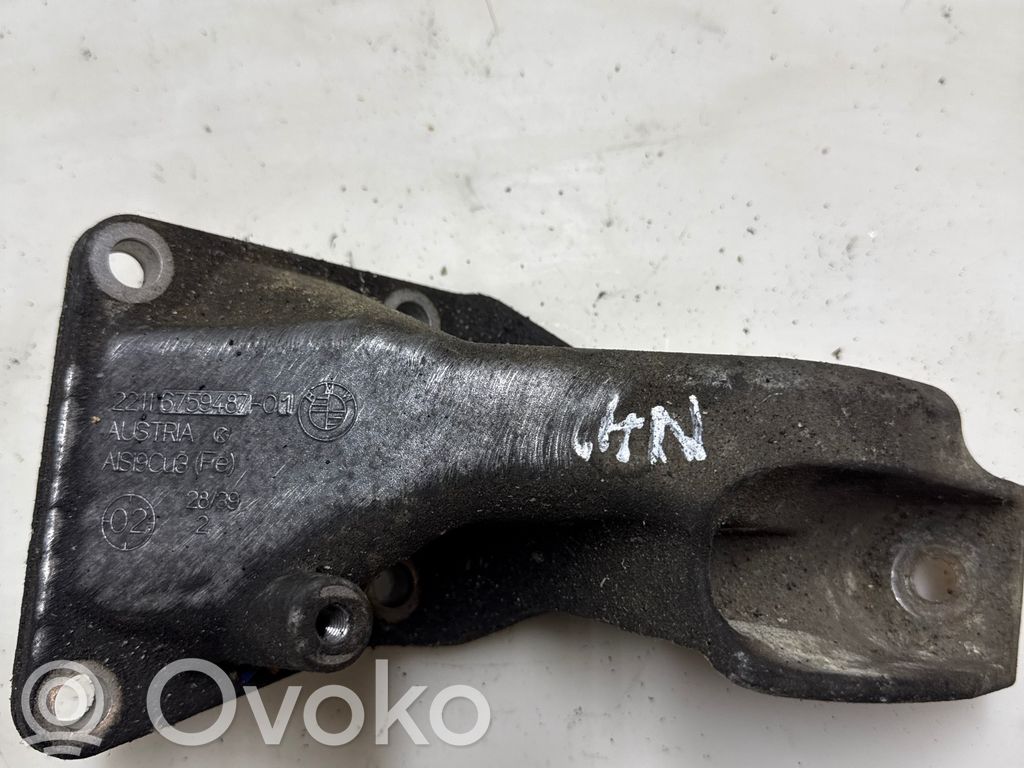 BMW 3 E36 Engine mounting bracket 