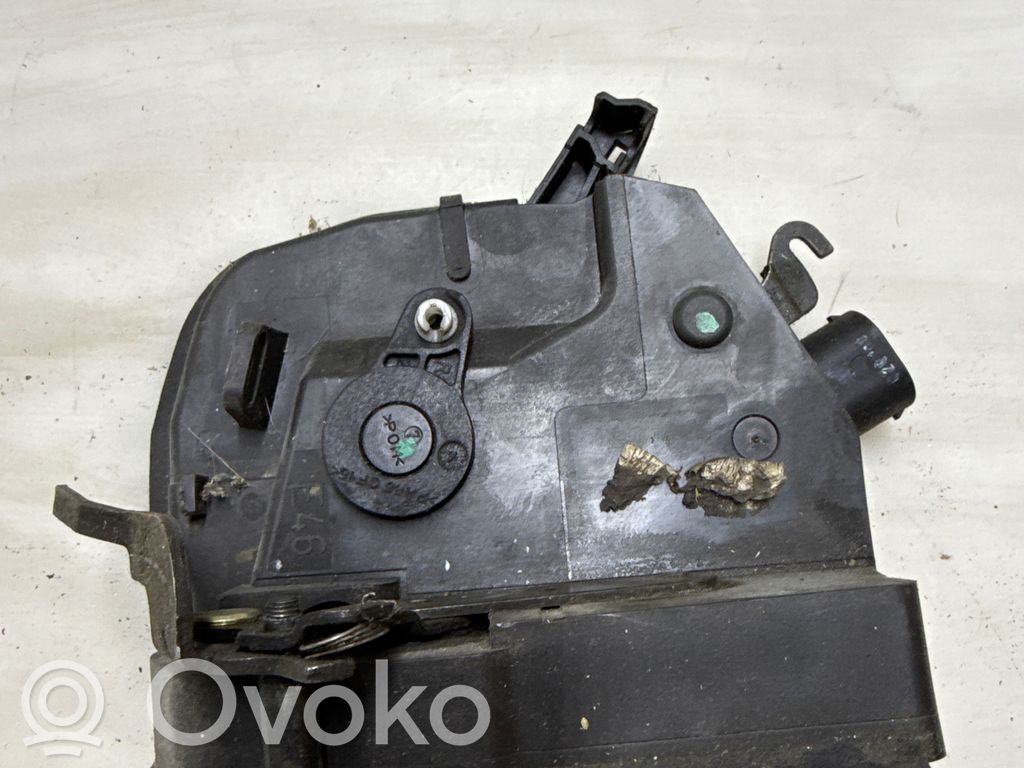 BMW 3 E46 Priekšpusē slēdzene 