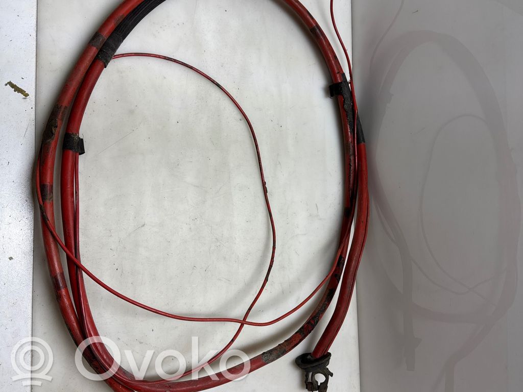 Positive cable (battery)