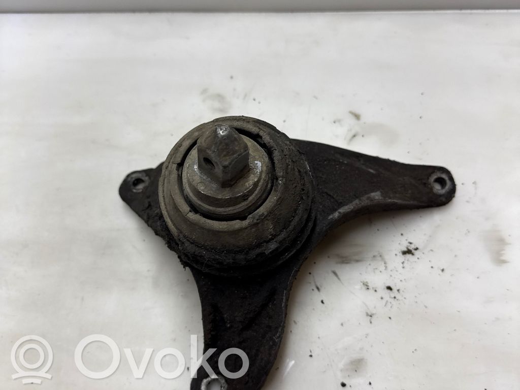 BMW 5 E39 Engine mounting bracket 