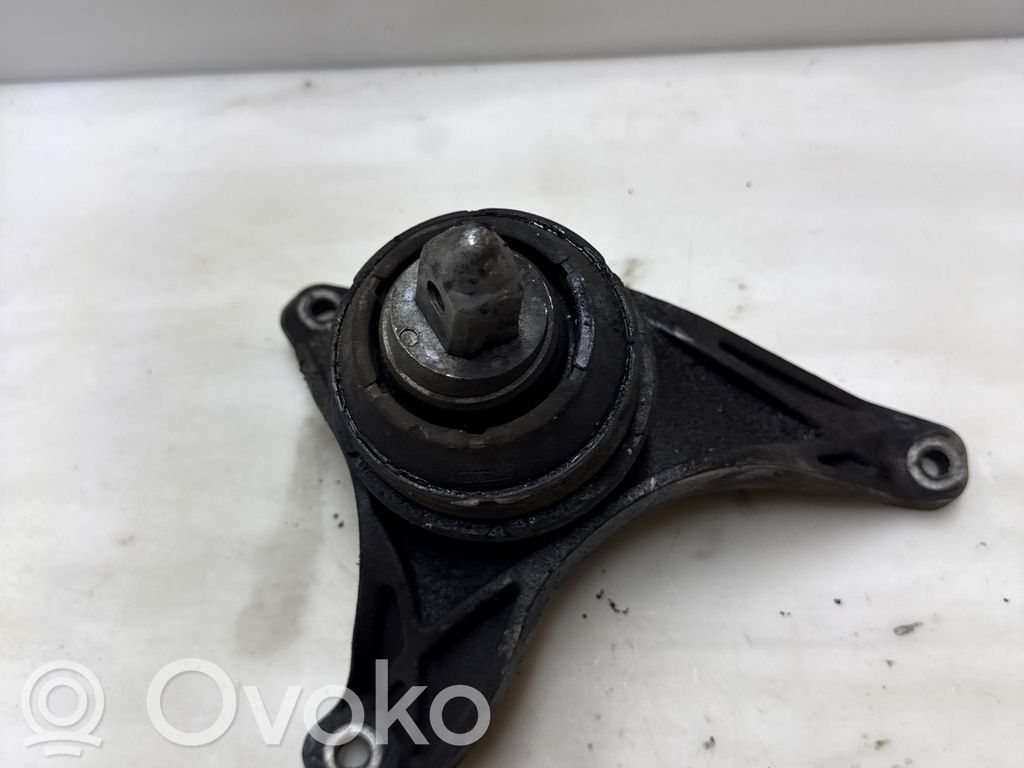 BMW 5 E39 Engine mounting bracket 