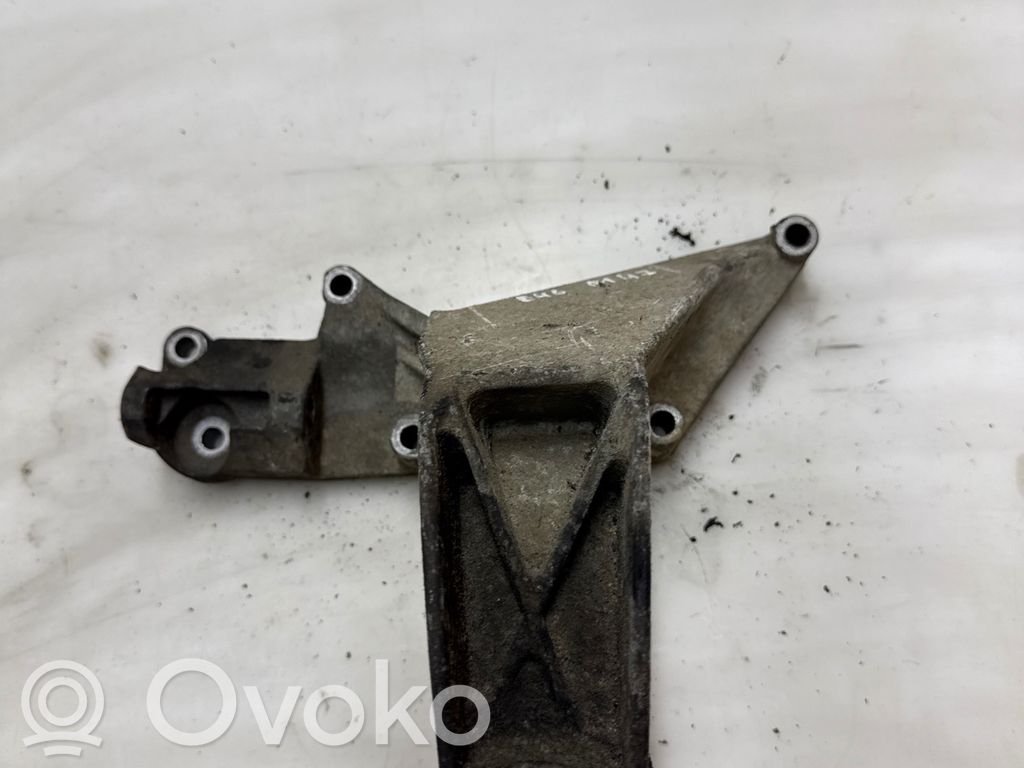BMW 3 E46 Engine mounting bracket 