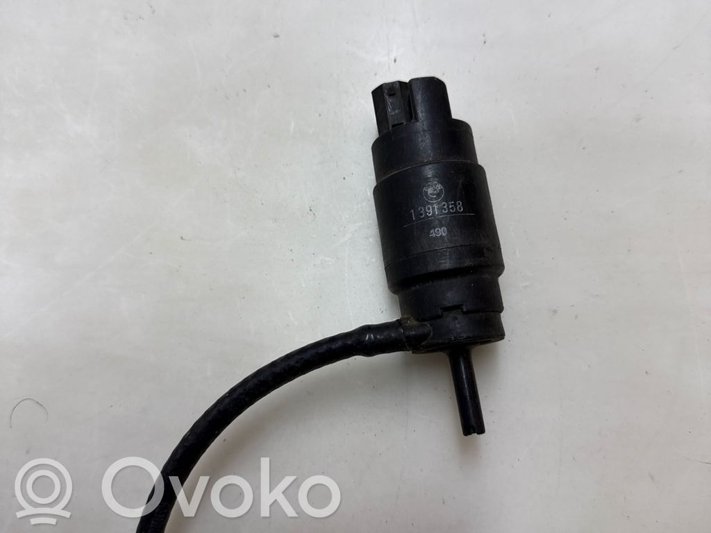 BMW 5 E34 Windscreen/windshield washer pump 