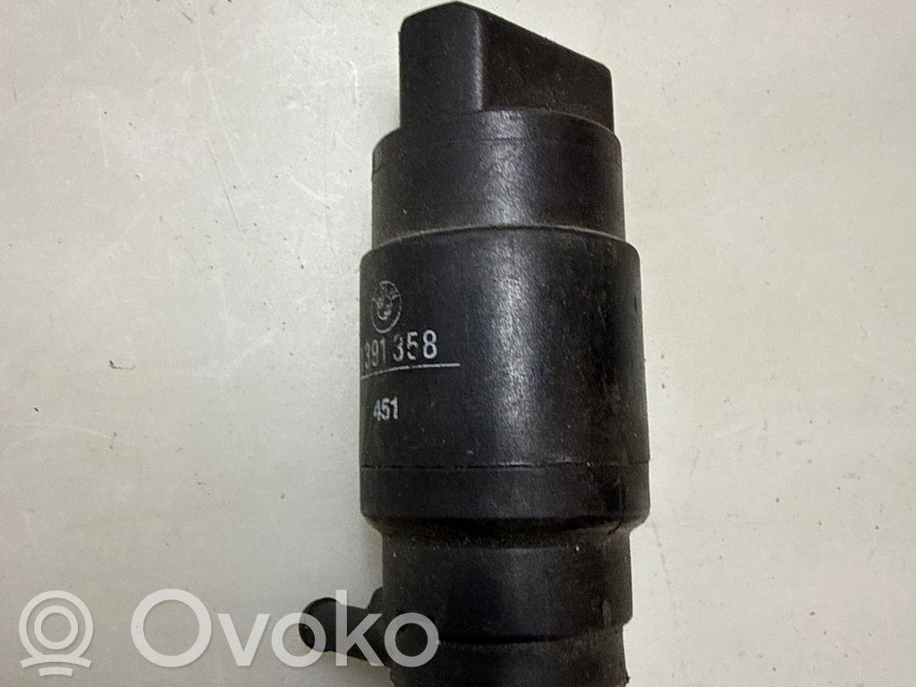 BMW 5 E34 Windscreen/windshield washer pump 