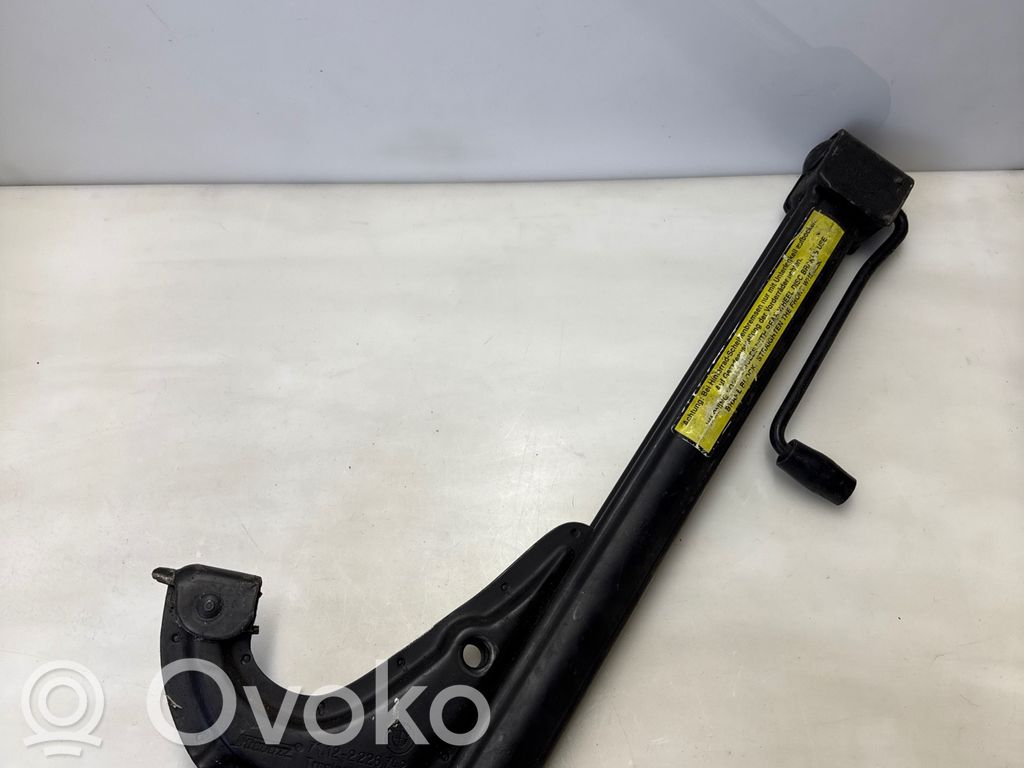 BMW 5 E34 Lift Jack 