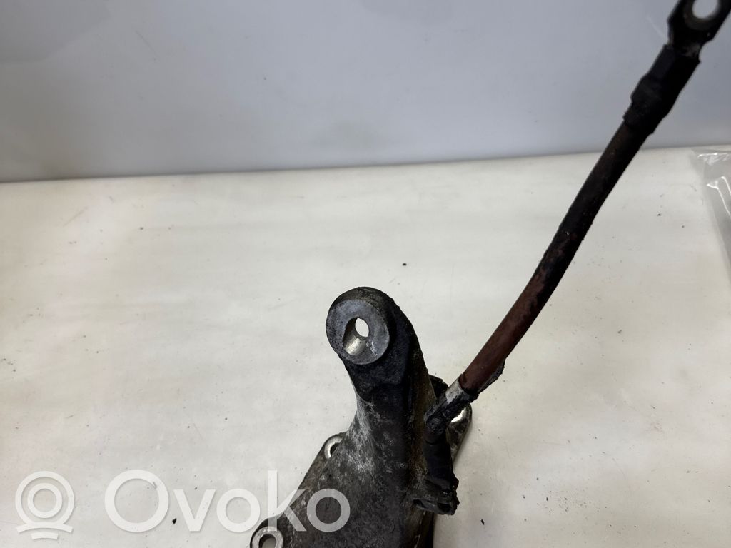 BMW 3 E46 Engine mounting bracket 