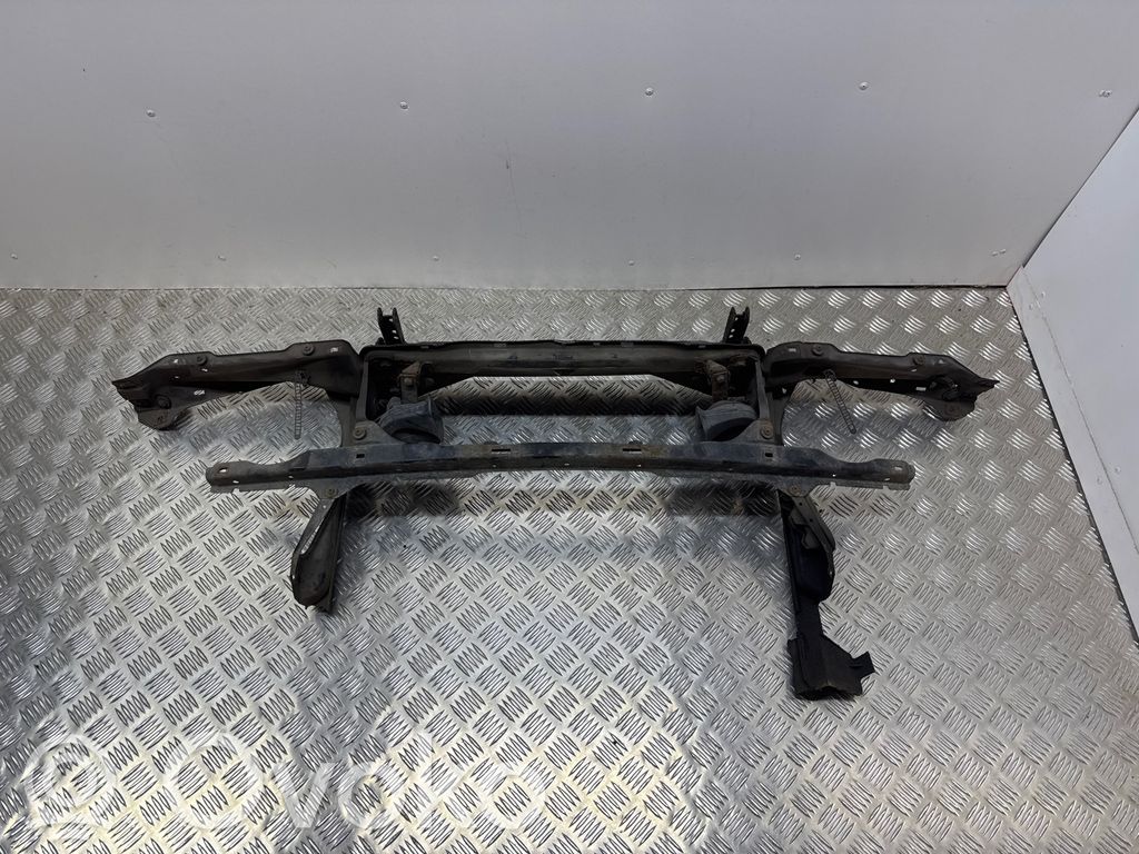 BMW 5 E34 Radiatorių panelė 