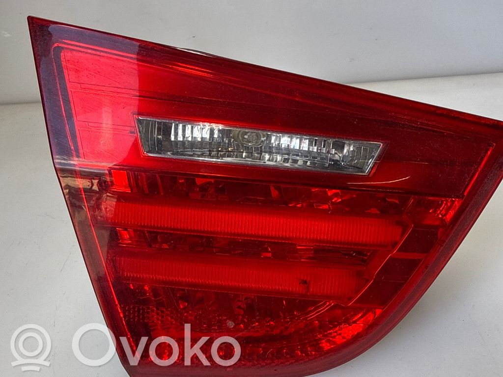 Tailgate rear/tail lights   7289427