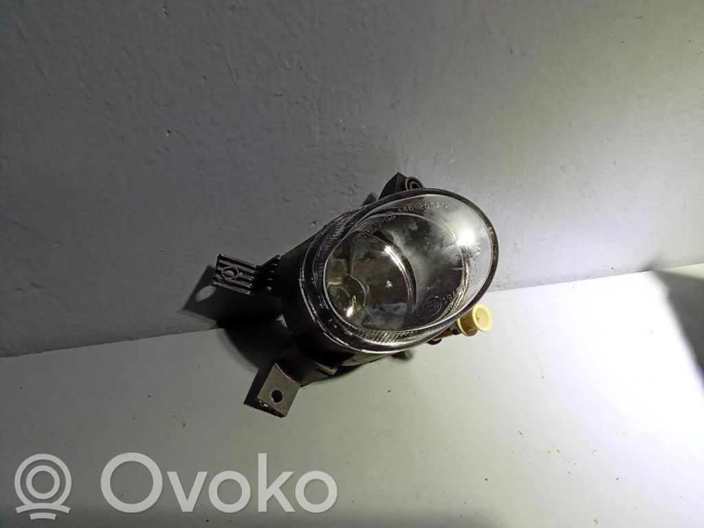 Audi A4 S4 B7 8E 8H Fendinebbia anteriore 