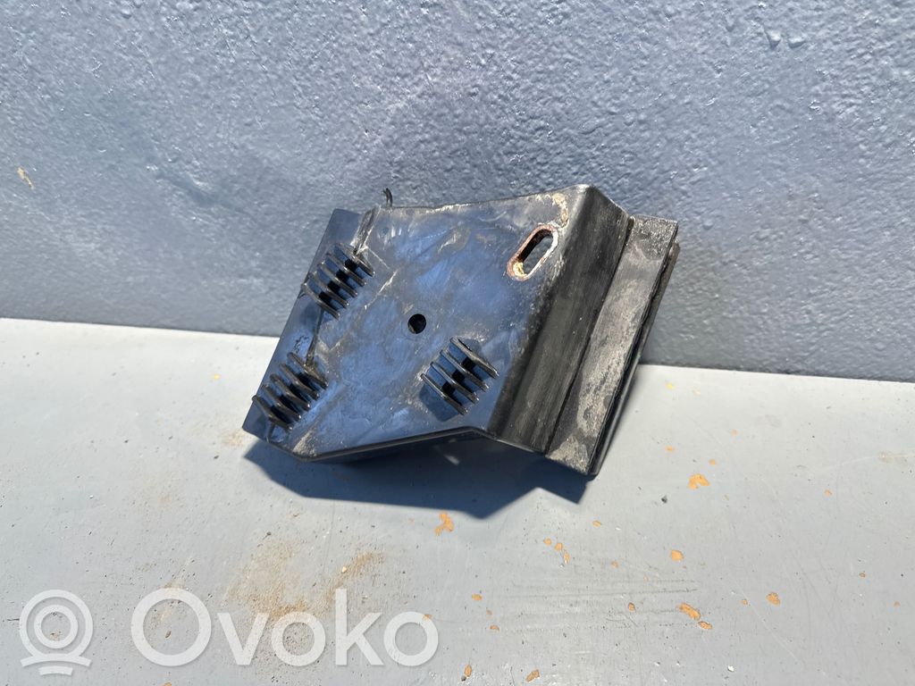 Audi A8 S8 D2 4D Rear bumper mounting bracket 