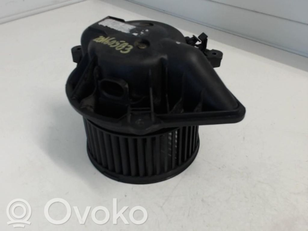 Opel Vivaro Pečiuko ventiliatorius/ putikas 
