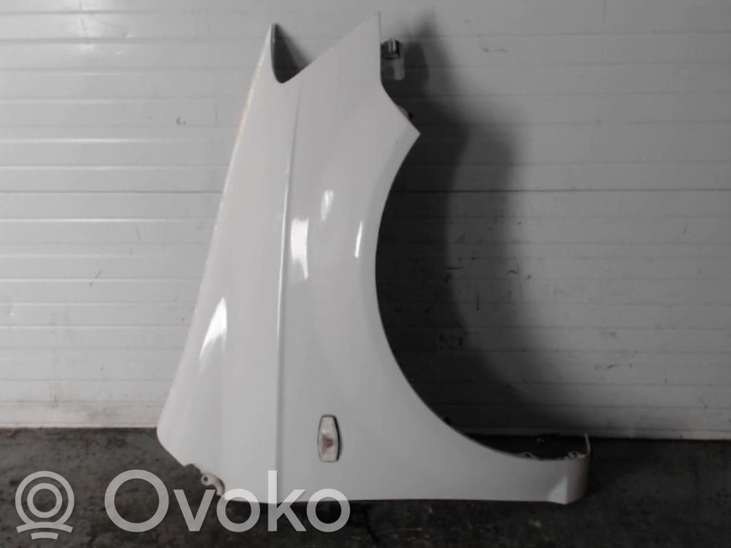 Błotnik przedni   663211C350D