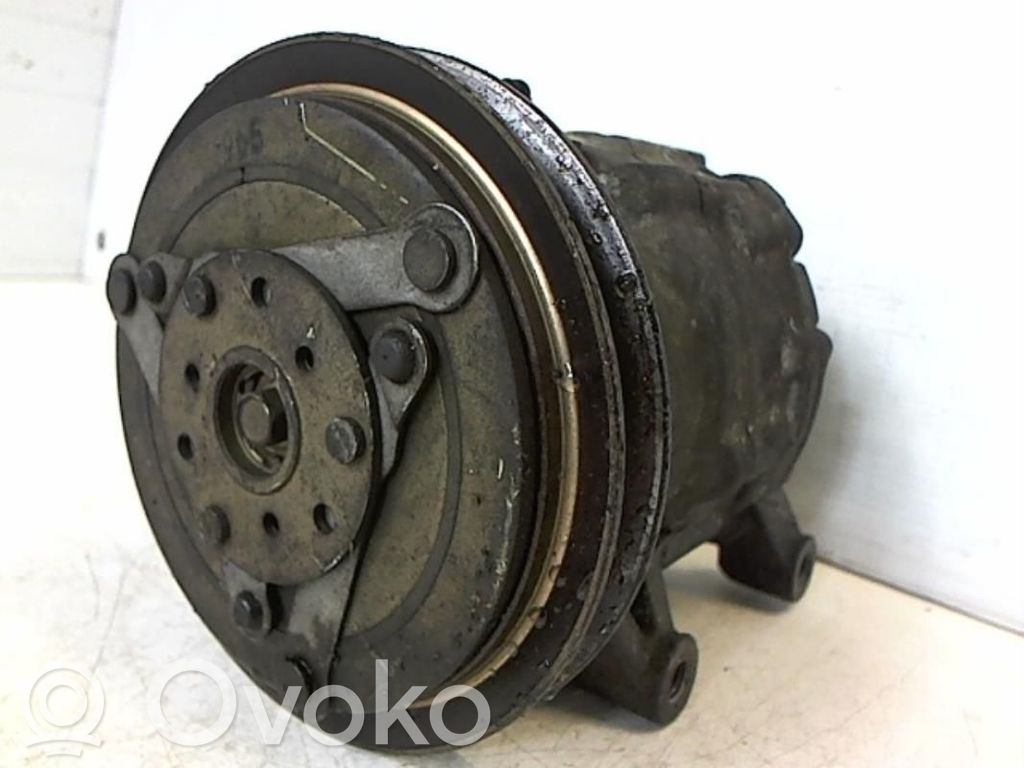 Kompresor / Sprężarka klimatyzacji A/C   926001M960