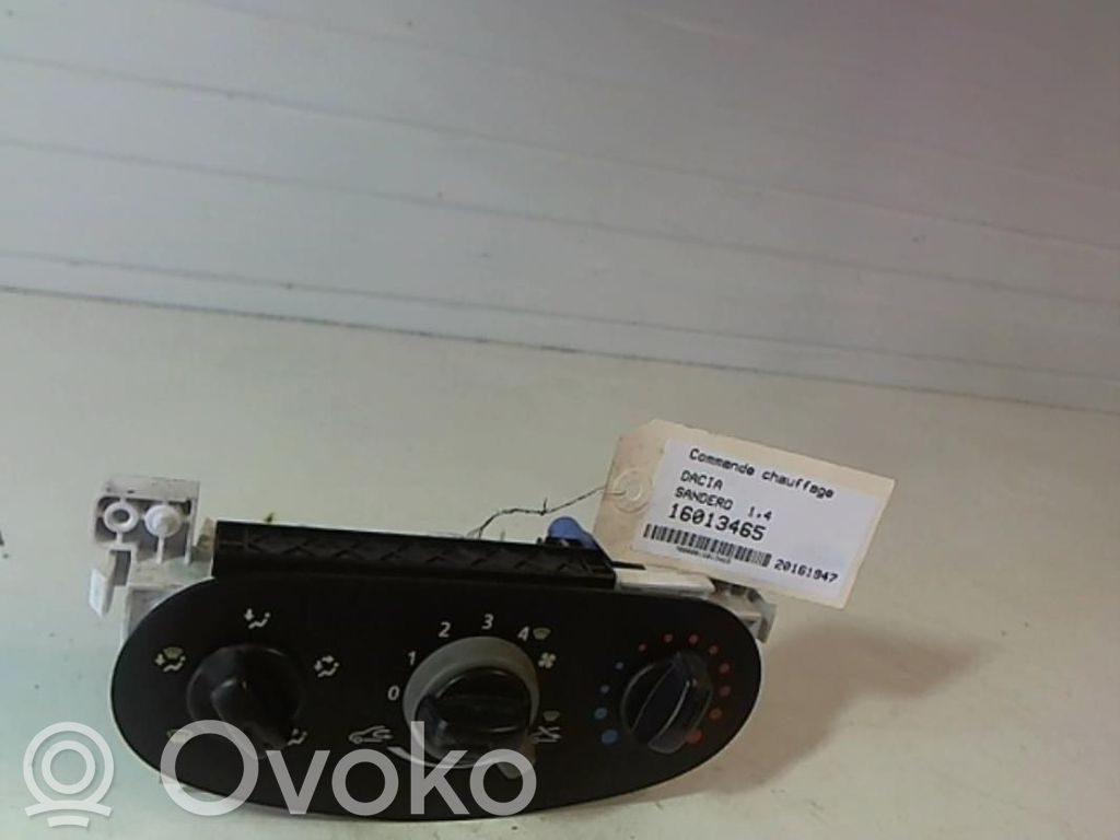 Dacia Sandero Climate control unit 
