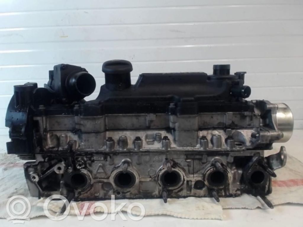 Peugeot 206+ Chiulasă motor 