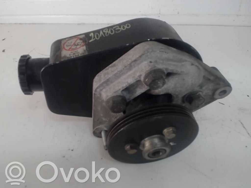 Renault Clio I Power steering pump 