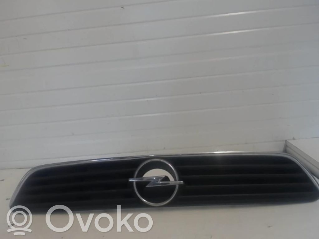 Opel Astra G Etusäleikkö 