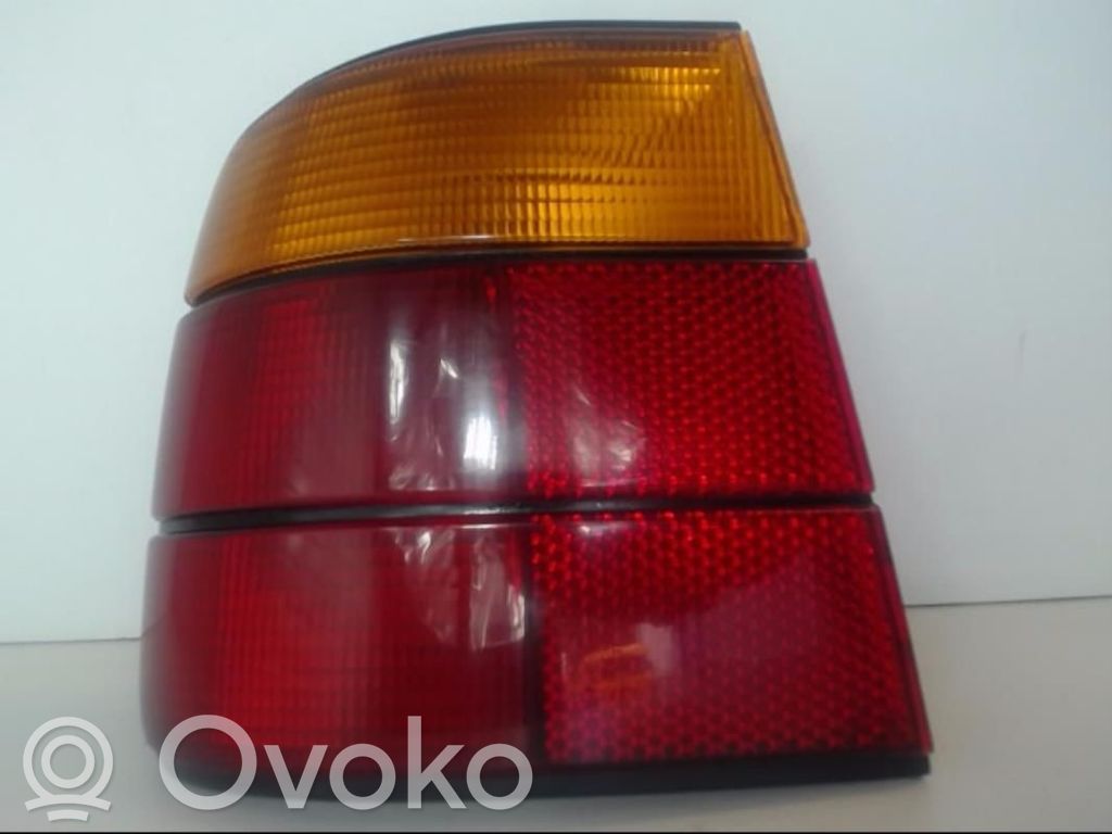 BMW 5 E34 Aizmugurējais lukturis virsbūvē 