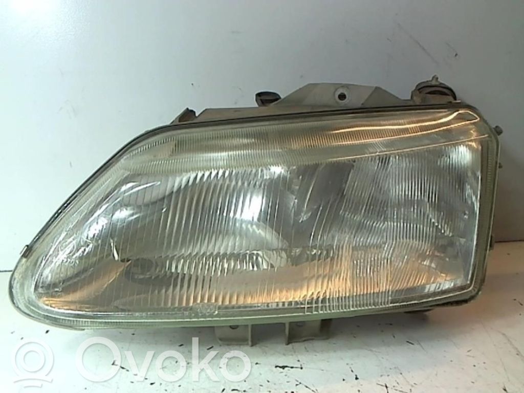 Renault Laguna I Lampa przednia 