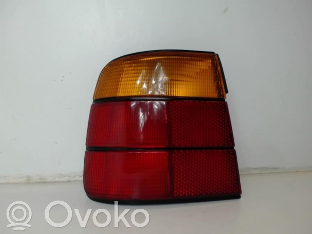 BMW 5 E34 Aizmugurējais lukturis virsbūvē 