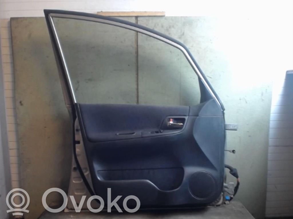 Toyota Corolla Verso E121 Priekinės durys 