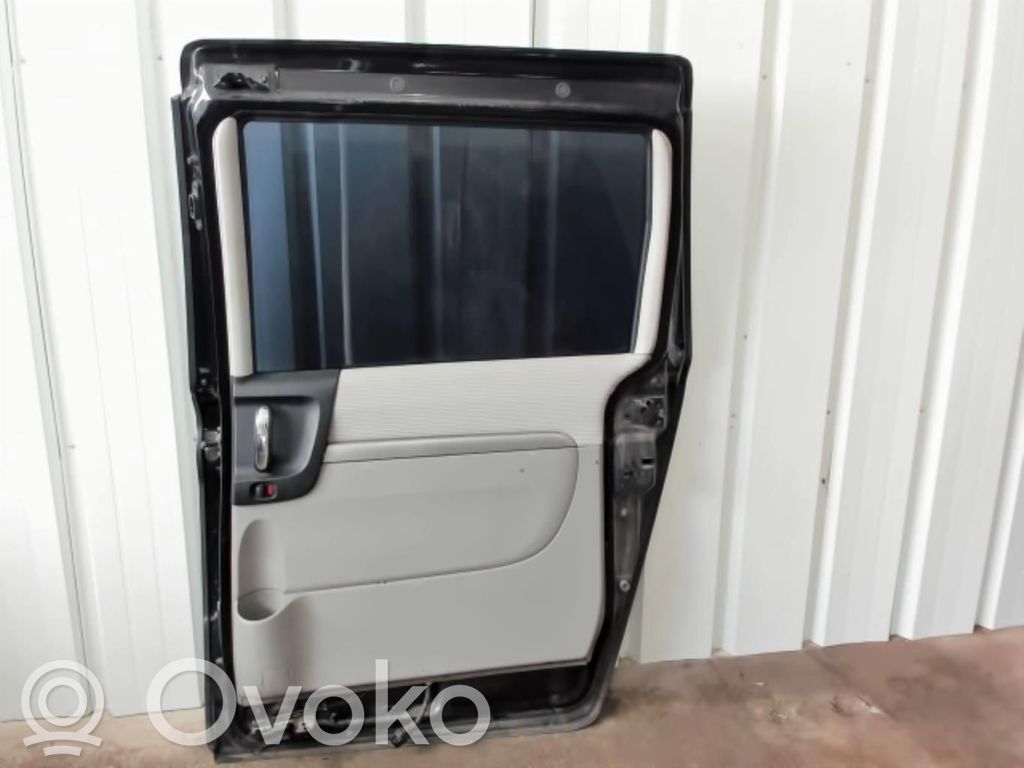 KIA Carnival Puerta trasera 