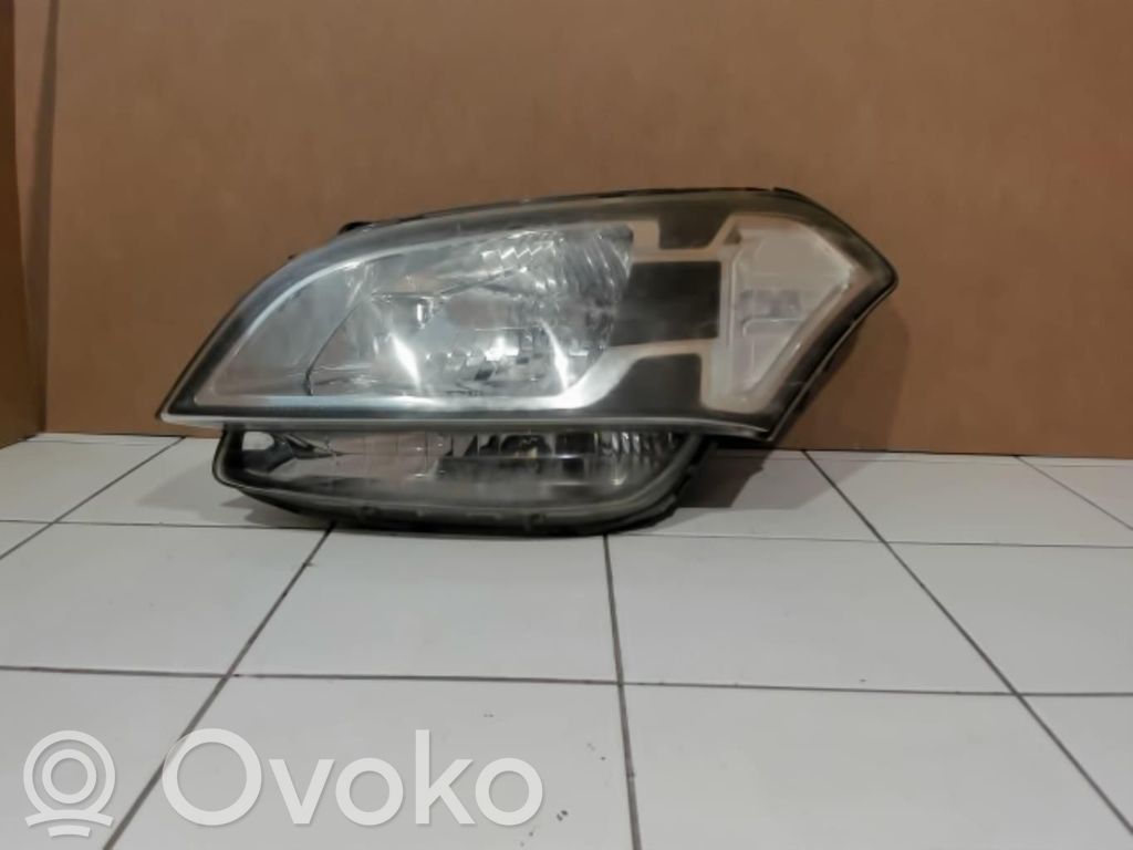 KIA Soul Lampa przednia 
